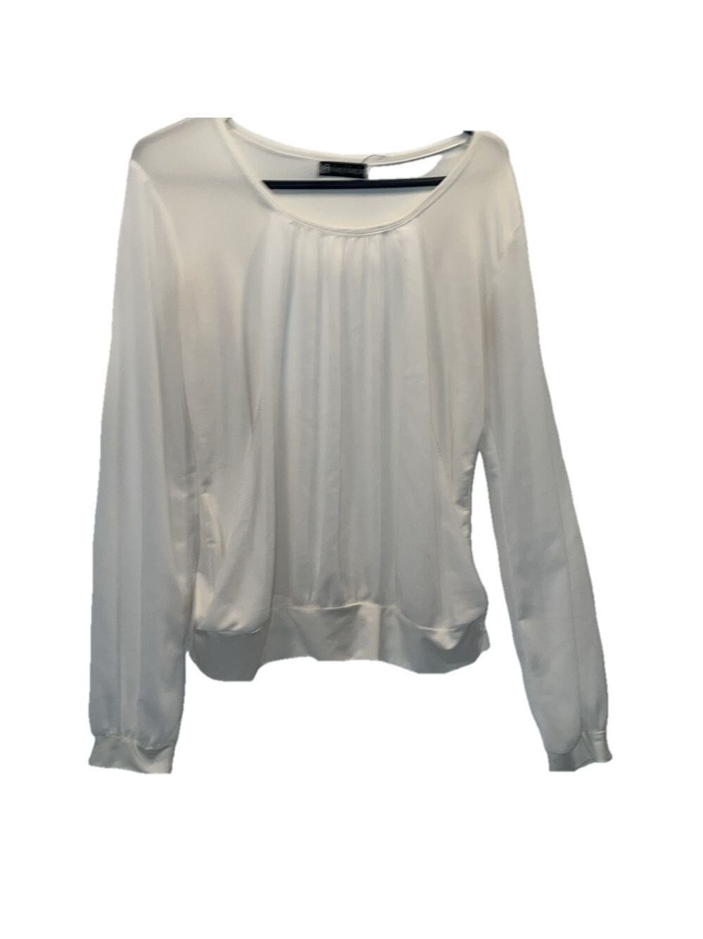 Xiang yi Xiang ban Blouse, SZ M, PTP 19”, Length 25.5”, Light Bone Color,